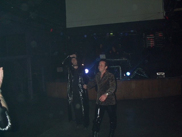 what's DarkElf grinning about?